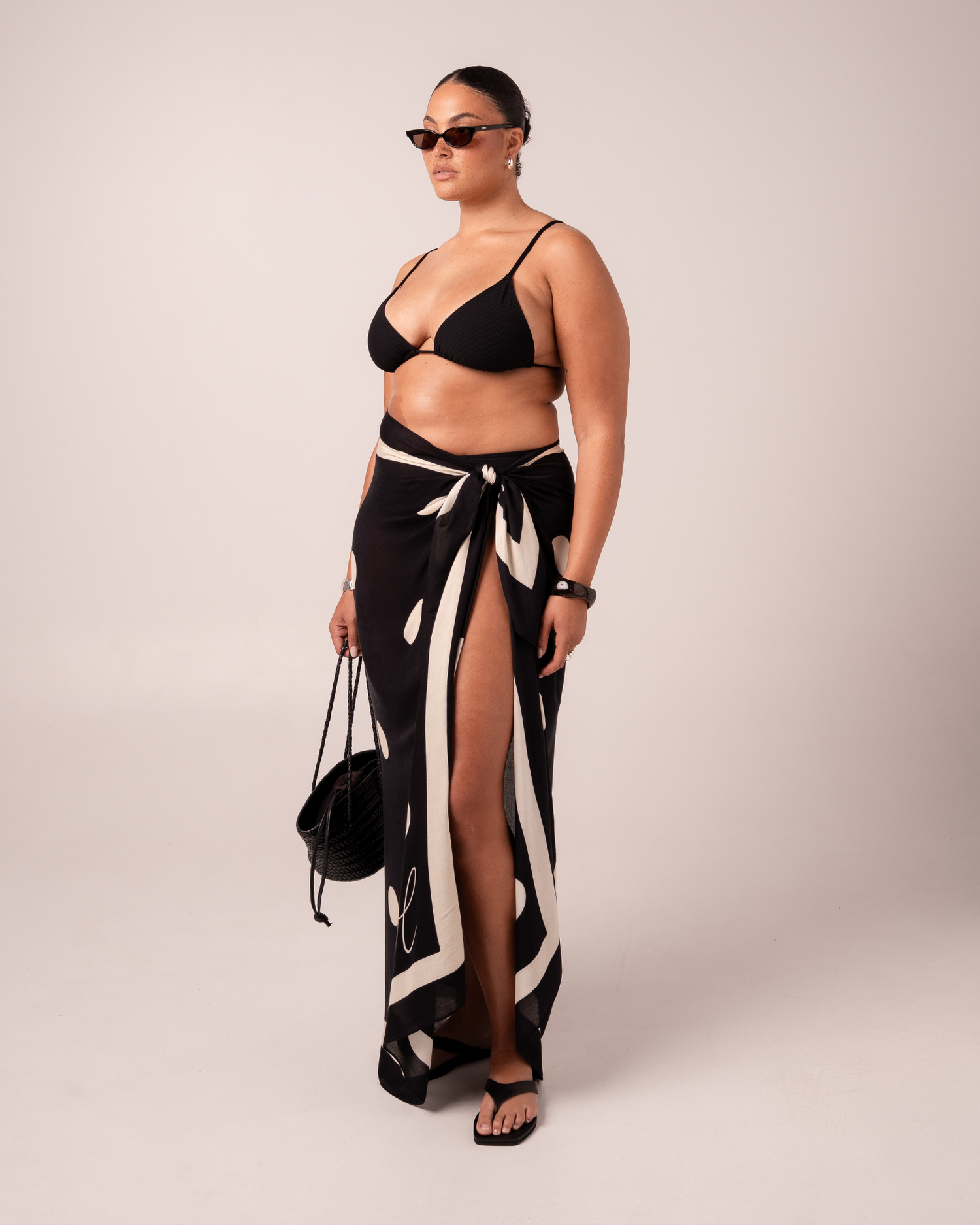 Noir Dot Sarong