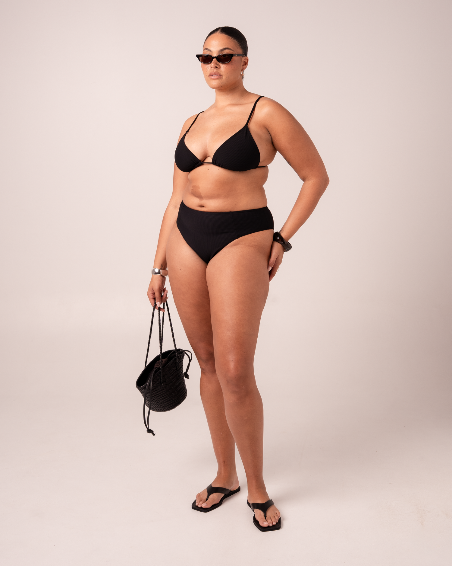 Splice Mid Rise Bottom | Black Rib