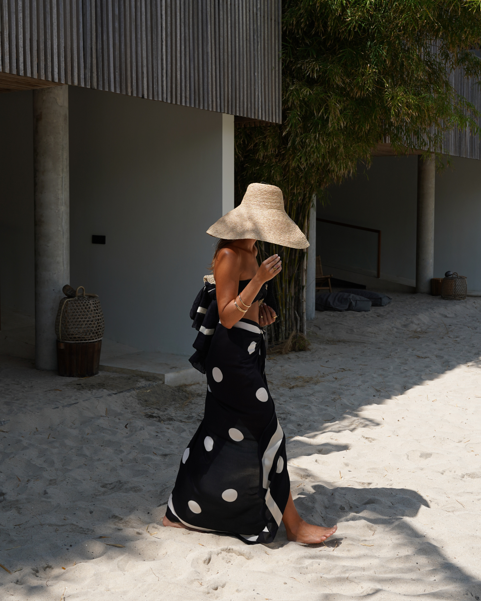 Noir Dot Sarong