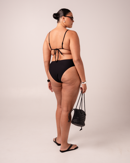 String Triangle Top | Black Rib