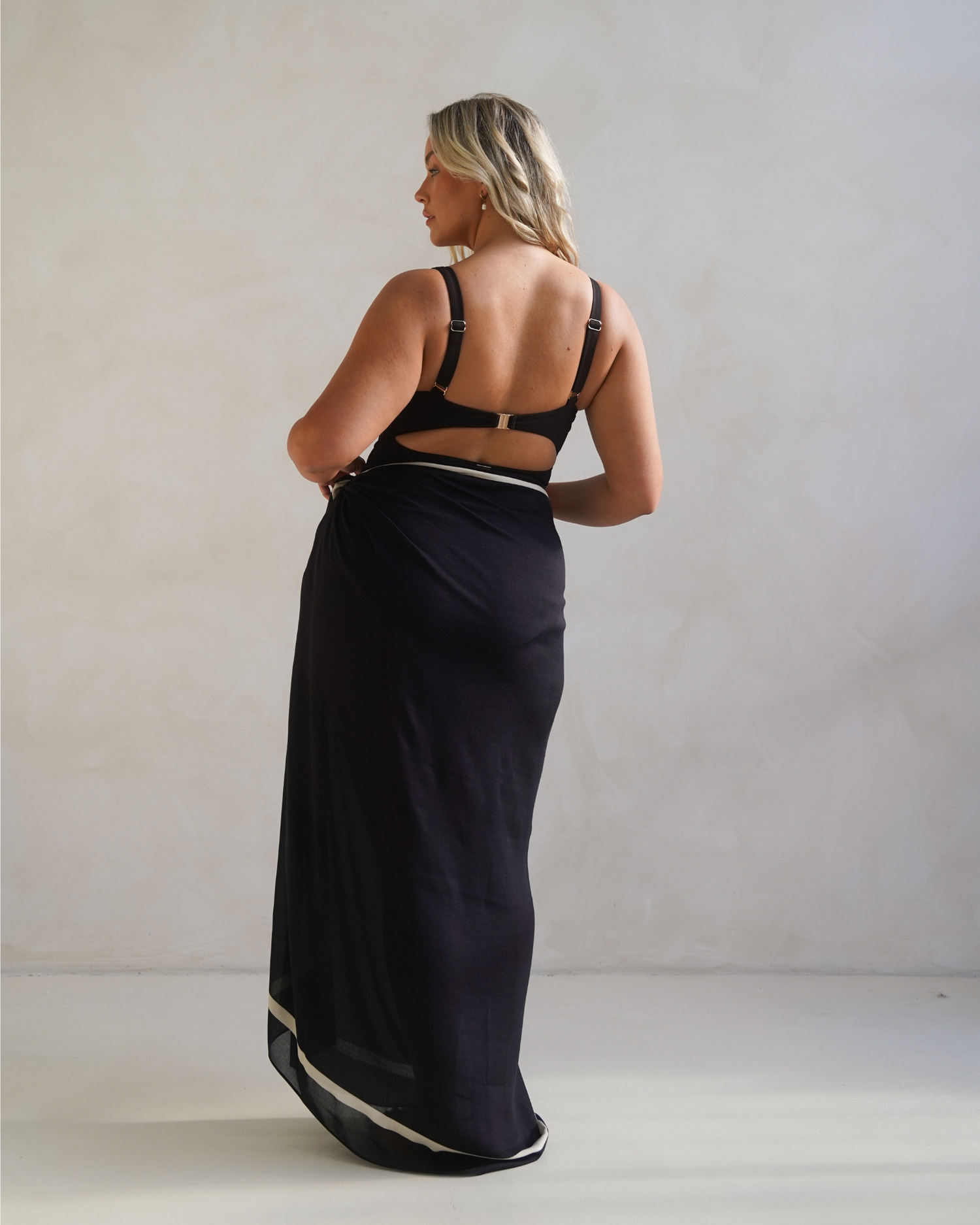 Noir Sarong